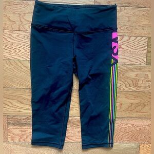 Victoria's Secret vsx sport knockout crop leggings neon stripe size medium